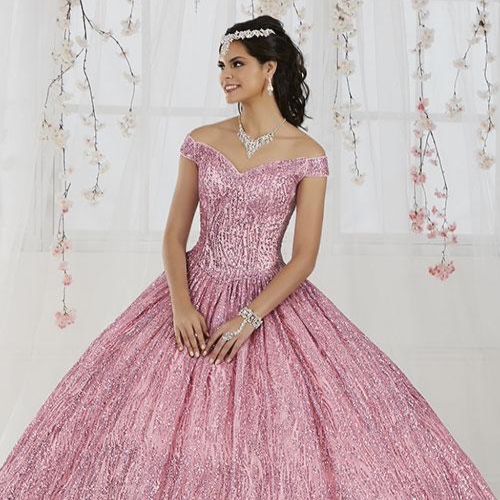 Quinceañera dress, Vestido de quince